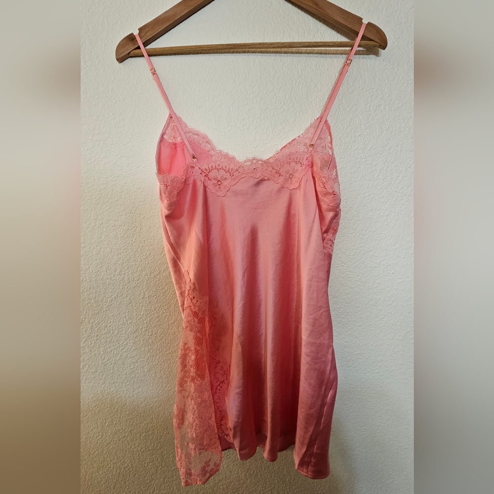 NWT Victoria's Secret Dare to Dream Lace & Satin Slip Pink Medium - Picture 5 of 5